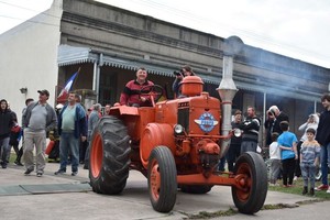 “Luego del acto cívico, por la tarde desde las 15 horas, el Museo de la Colonia llevará a cabo la presentación de sus maquinarias con el posterior desfile de tractores por las calles de la localidad”, destacó Rorhmann.
Foto: Gentileza