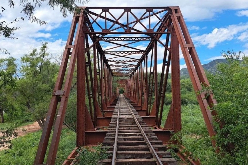 El viejo puente ferroviario en la provincia de Salta.