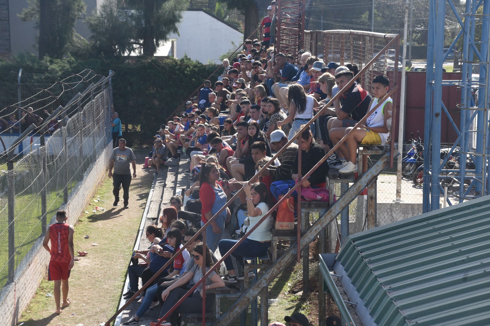 Se estiman unas 1.000 personas las que asistieron al clásico de Recreo. 