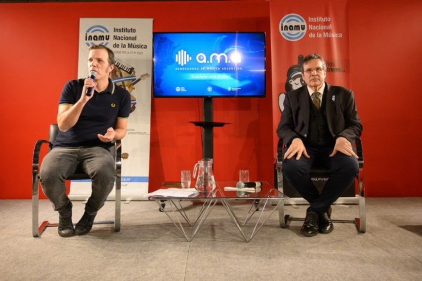 Presentación de AMA, agregadora de música argentina: El ministro de Cultura de la Nación, Tristán Bauer; el presidente del Inamu, Bernabé “Buco” Cantlon, durante el acto.