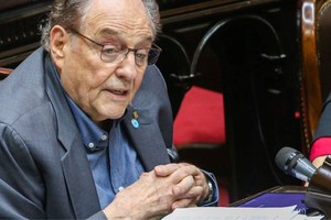 Carlos Heller preside la Comisión de Presupuesto y Hacienda.
