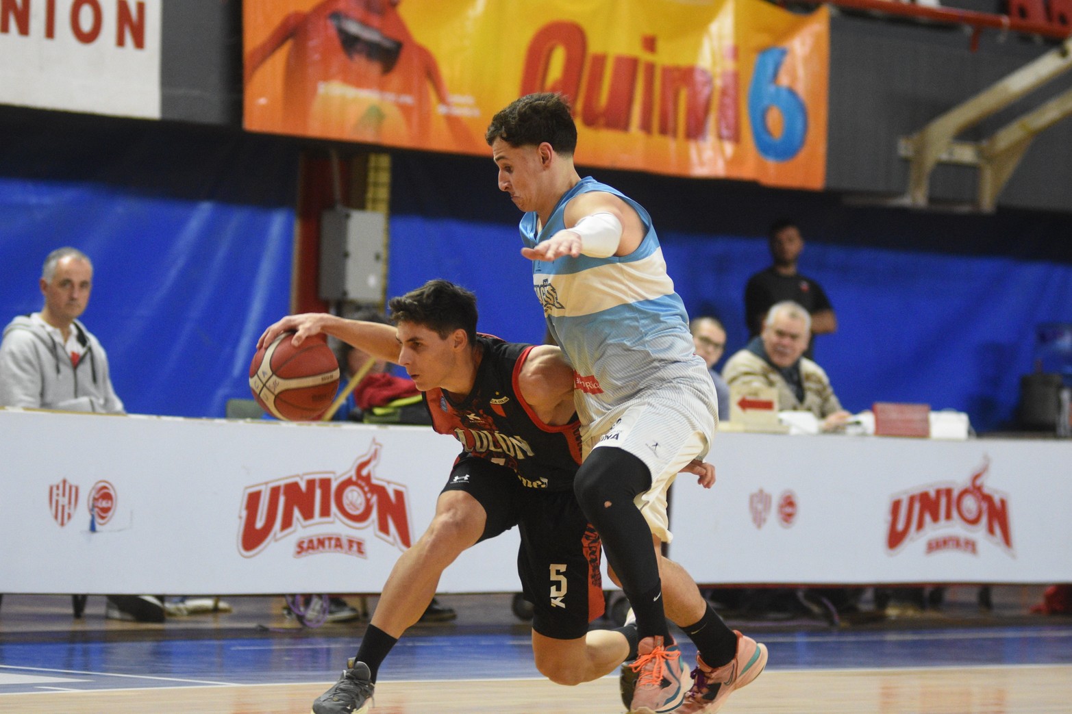 Colón perdió por un doble (81 a 83 ) contra Echagüe de Paraná.