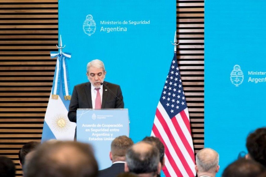 El ministro de Seguridad de la Nación, Aníbal Fernández, suscribió un Acuerdo de Cooperación en materia de Seguridad entre Argentina y Estados Unidos.