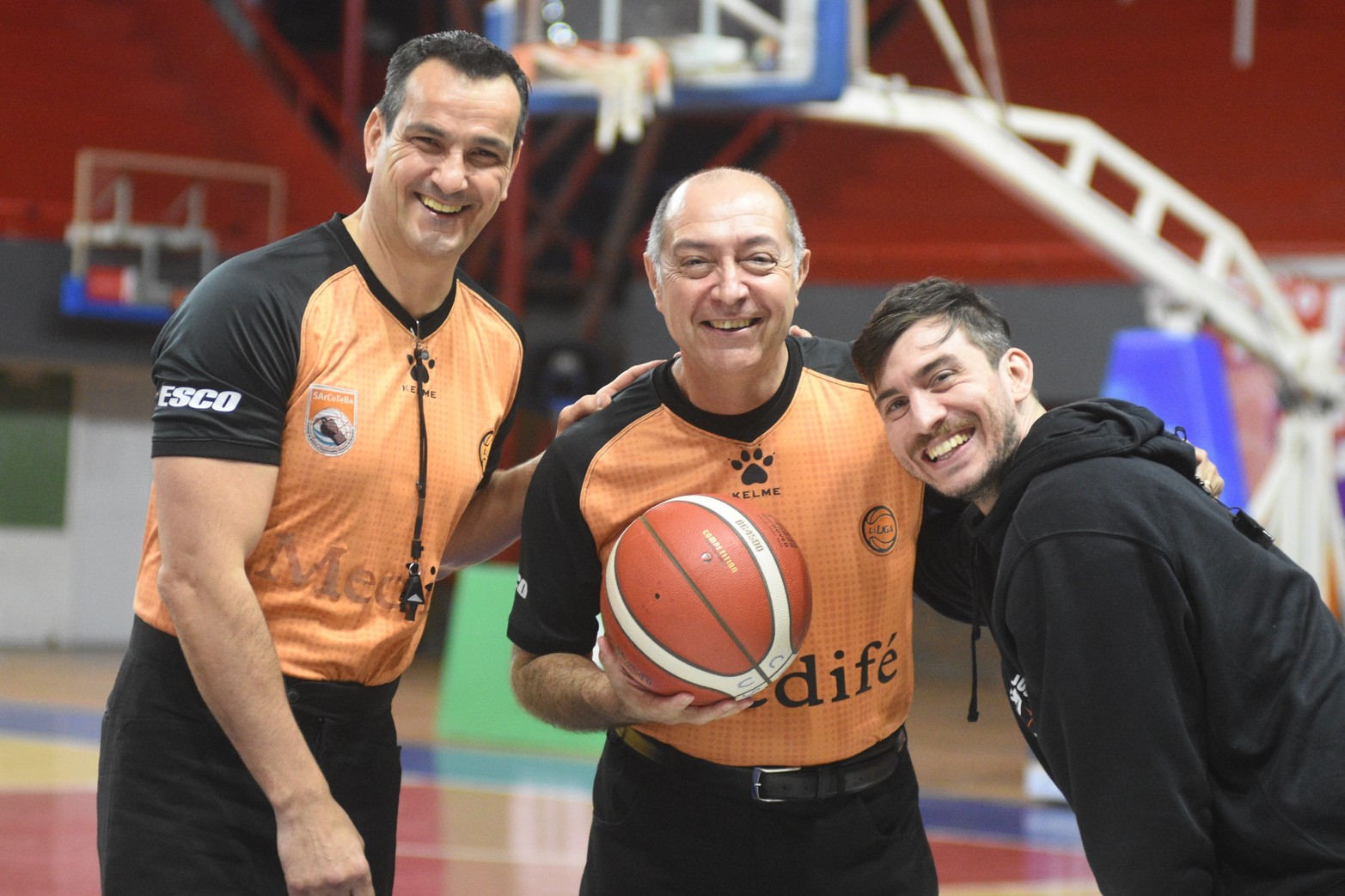Los árbitros santafesinos que impartieron justicia en el estadio Angel Malvicino.
