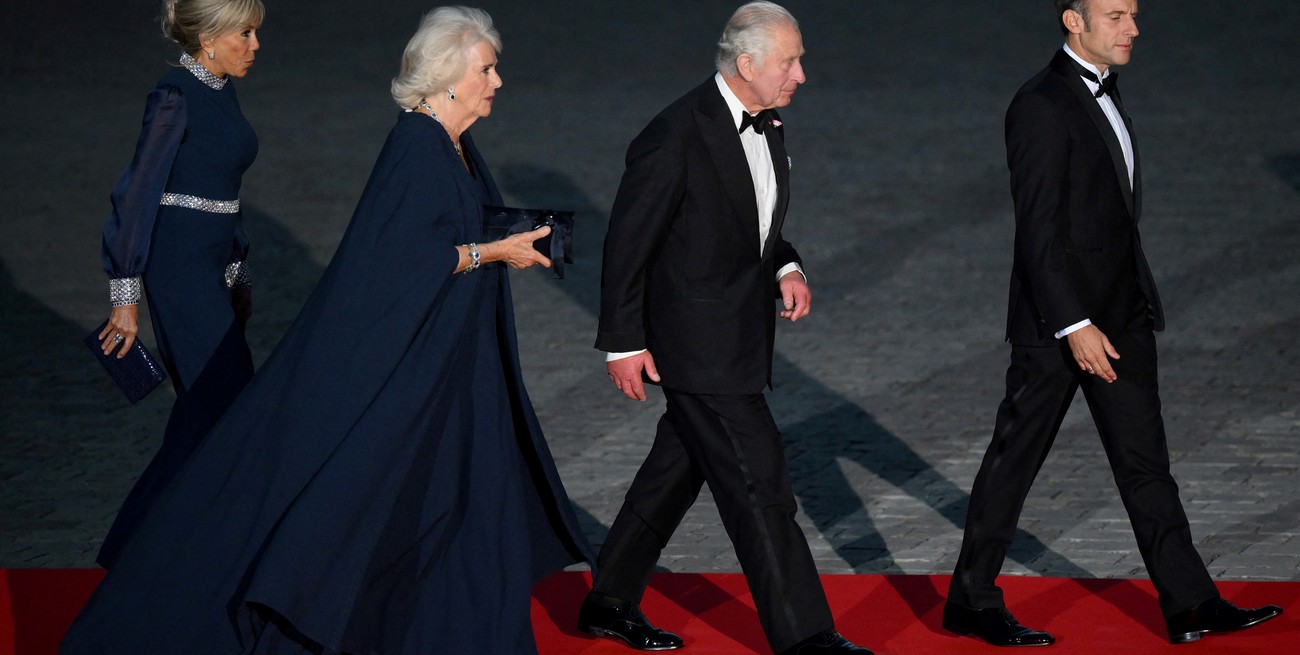 De visita en París: Carlos III urgió a "revitalizar" los vínculos entre Reino Unido y Francia