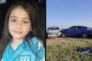 En la colisión se llevó la peor parte el vehículo en el que iba Delfina con su hermano y sus padres.