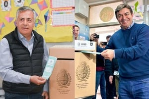 Alfredo Cornejo (Cambia Mendoza) y Omar De Marchi (Unión Mendocina) al momento de emitir el sufragio. Crédito: NA