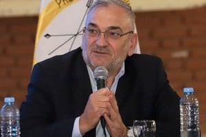 Los fondos corresponden a la Comuna de Bella Italia por un valor de $19.132.869,95 para construccion de pavimento de hormigón en calzadas, a la Comuna de Estación Clucellas por un valor de $15.181.836,41 para la realización de la cuarta etapa del taller y radio con la construcción de sanitarios y a la Comuna de Josefina por un valor de $31.906.617,52 para la adquisición de una niveladora de arrastre nueva.