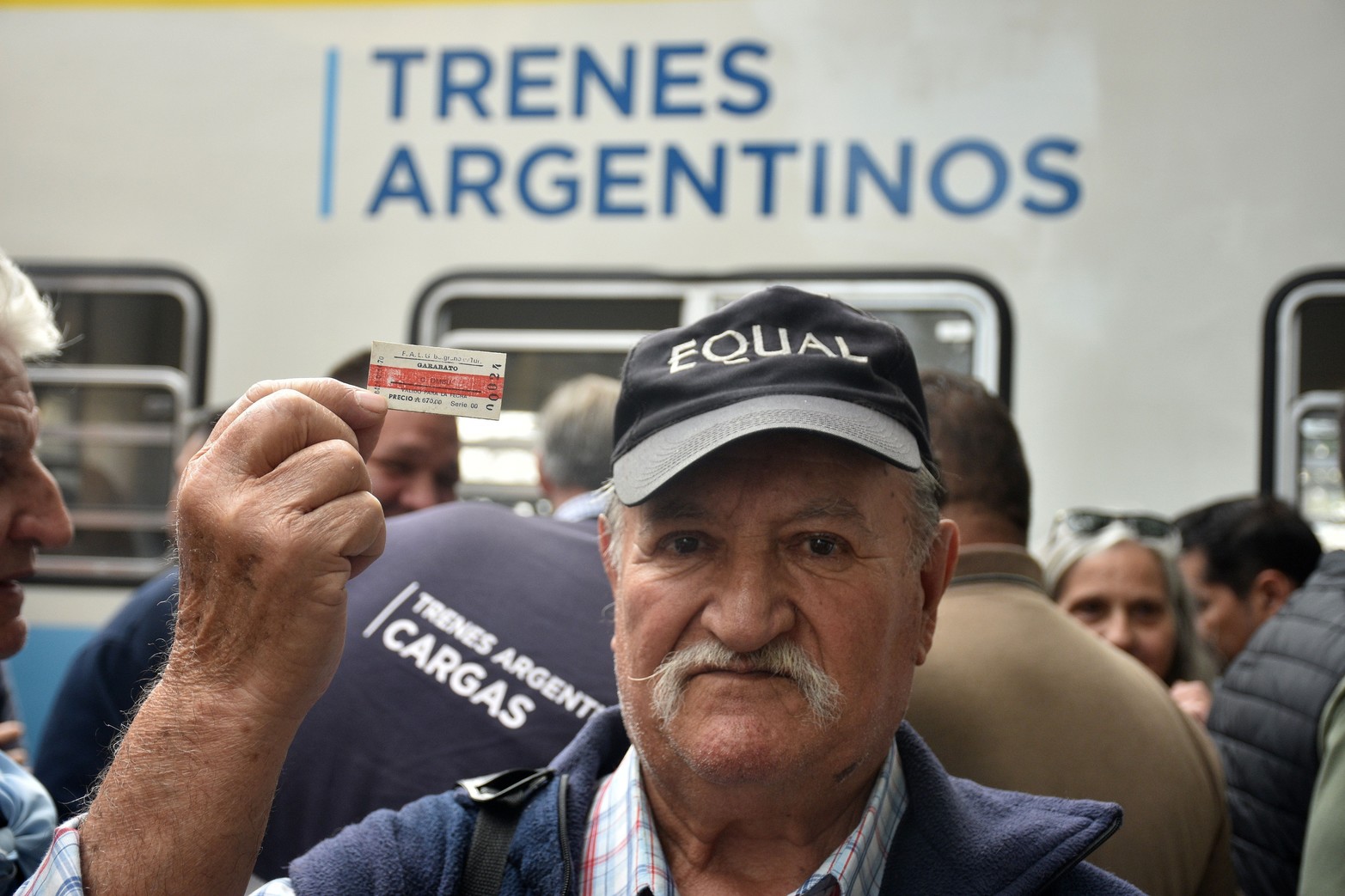 Mario Gastelo (80 años) ex empleado ferroviario tuvo la oportunidad de estar presente en el recorrido. Se realizó la prueba para el tren de pasajeros que unirá Santa Fe con Laguna Paiva en dos horarios por día.