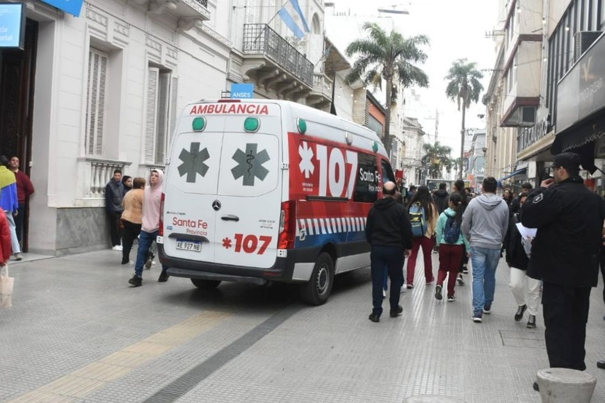 Arribaron al lugar dos unidades del Sies 107. Créditos: Guillermo Di Salvatore