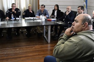 Un detalle saliente es que del cónclave no participaron los presidentes de los clubes y tampoco hubo dirigentes de las primeras líneas de ambas instituciones. Créditos: Marcelo Manera.
