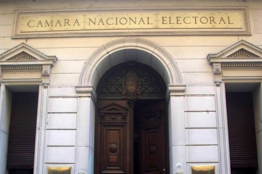 La Cámara Nacional Electoral es el organismo encargado de administrar y supervisar el proceso electoral
