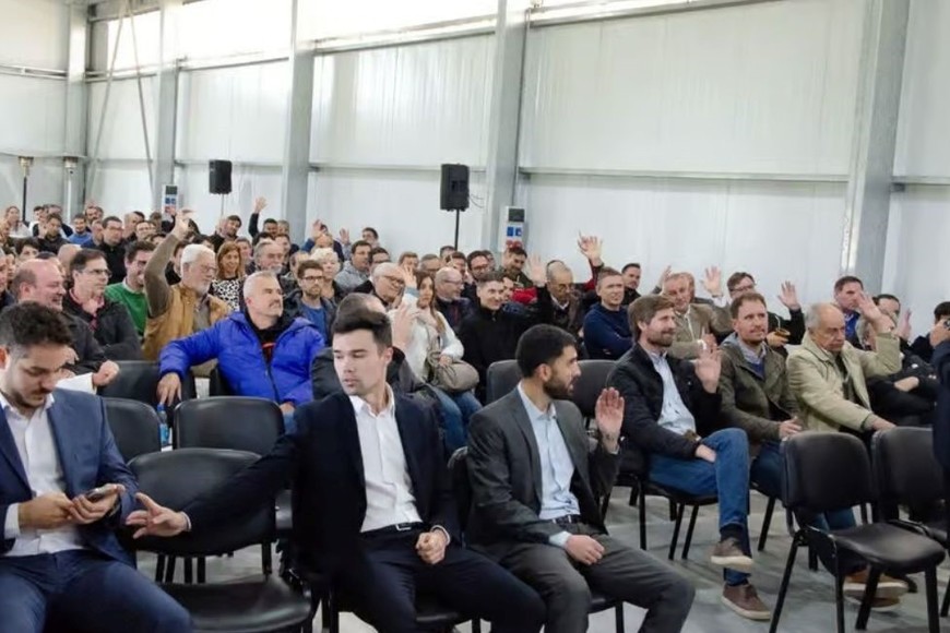 Más de 200 industriales y empresarios de la región disfrutaron de la entretenida conferencia.