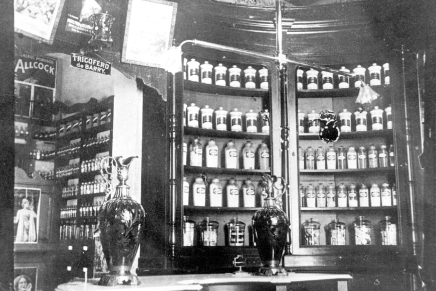 Asi lucía una farmacia a principios de siglo XX.