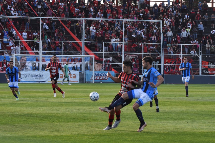 Russo, de penal, le dio los tres puntos vitales a Patronato. Crédito: Télam