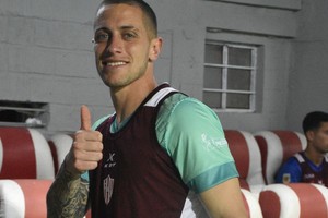 Nicolás Campisi, el arquero que Unión incorporó para reemplazar la salida de Mele y que tendrá la responsabilidad de debutar en el clásico de este domingo. Crédito: Manuel Fabatía.