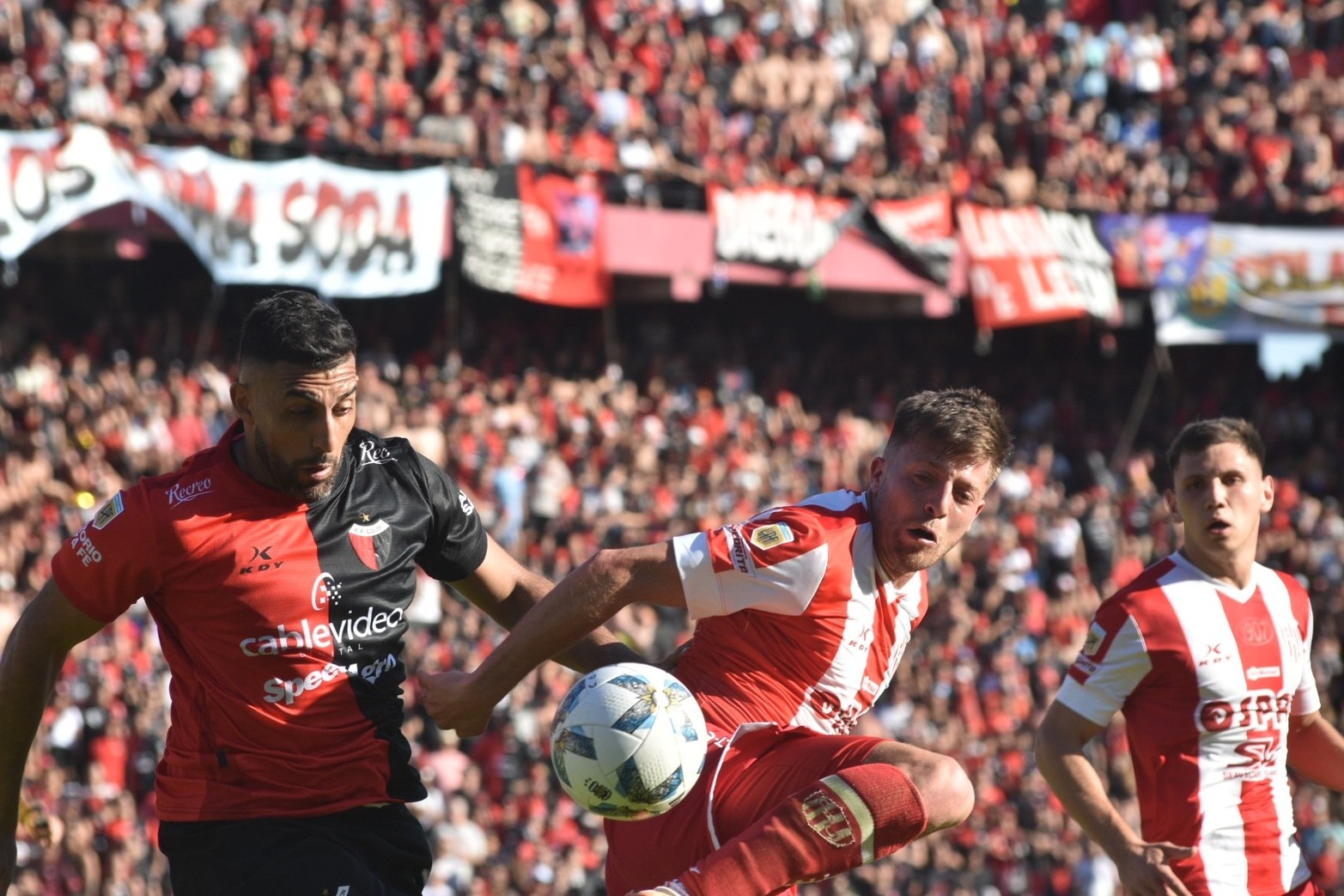 Ya se está jugando el clásico santafesino