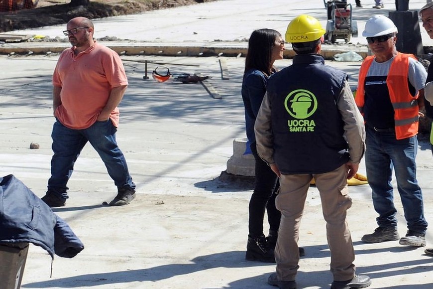 El intendente Emilio Jatón supervisó el avance de los trabajos. Foto: Gentileza MCSF