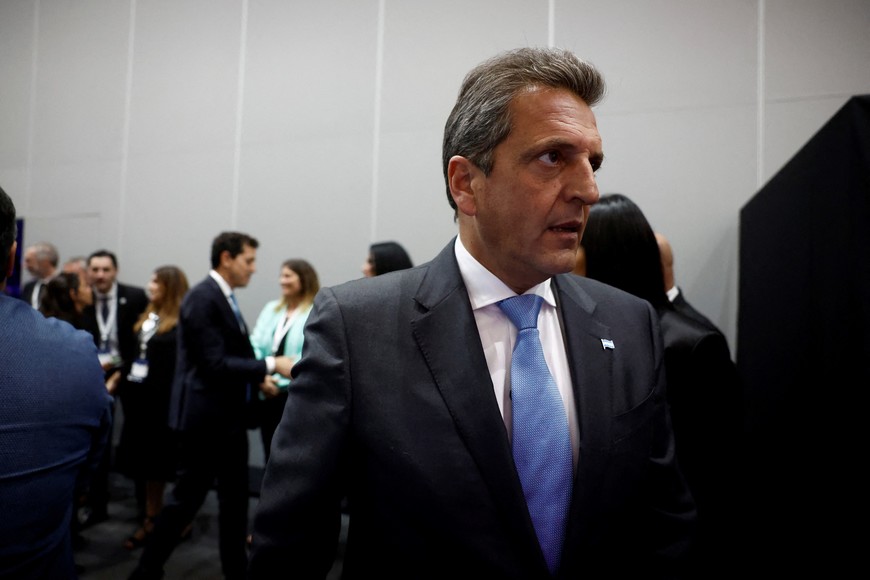 Argentina Presidential candidate Sergio Massa of Union por la Patria party attends the presidential debate ahead of the October 22 general elections, at the National University of Santiago del Estero, in Santiago del Estero, Argentina October 1, 2023. Tomas Cuesta/Pool via REUTERS