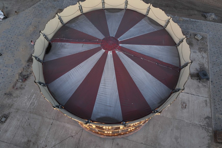 Así luce el techo del carrusel, similar a una carpa de circo antiguo. Foto: Fernando Nicola