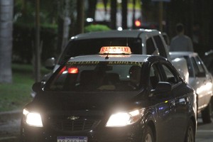 Durante el fin de semana se registraron al menos dos robos a taxistas en la capital santafesina. Foto: Pablo Aguirre