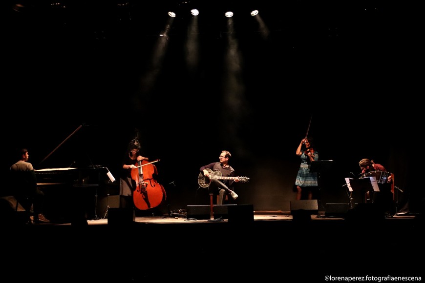 El segundo material discográfico de Masmédula, El Estaño (2023, Club del Disco) es un disco conceptual, con climas y densidades muy atractivas.