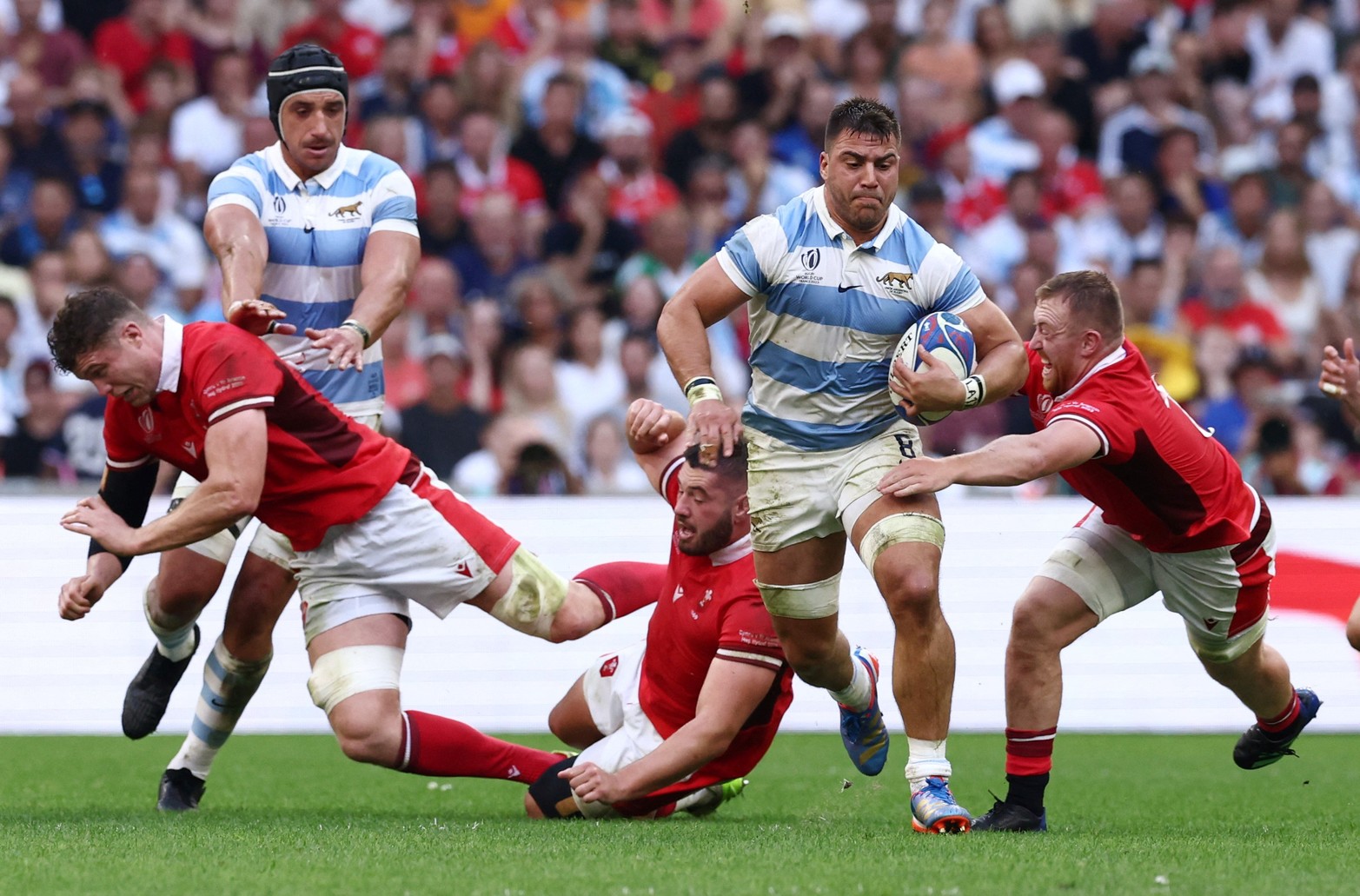Facundo Isa de Argentina en acción.