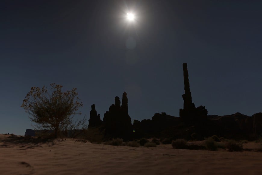 The moon obscures the sun during the annular solar eclipse at Monument Valley in the Navajo Nation, Arizona, U.S., October 14, 2023.  REUTERS/Jim Urquhart