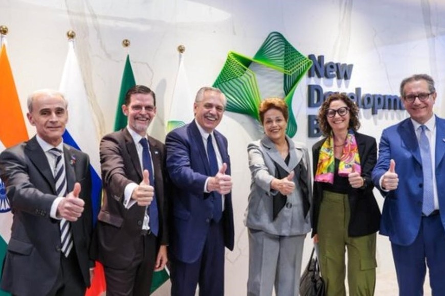 Alberto en reunión junto a Dilma y otros representantes. Crédito: Presidencia