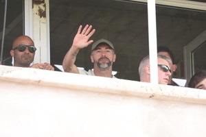 Un DT que mira "todo". Cristian Alberto González, presente en el 15 de Abril para mirar a los chicos de reserva en el clásico por la Copa Santa Fe. El viernes, con Boca en La Bombonera.