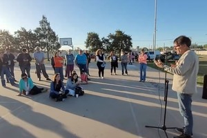 Embanderado con el peronismo, el cura villero no ahorró críticas a la oposición.