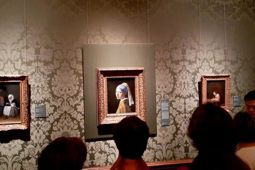 Johannes Vermeer "La joven de la perla" 1665, exhibido en el Museo Mauritshuis, La Haya