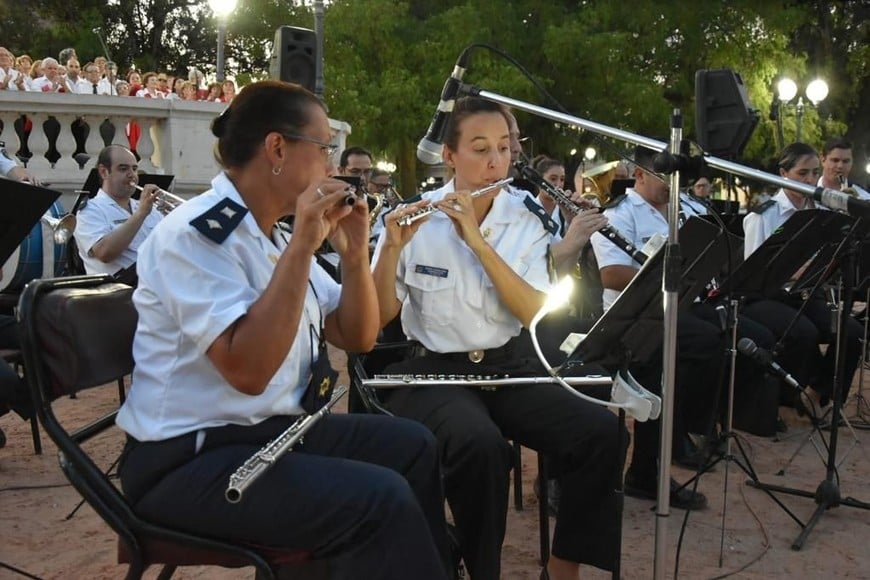 Las primeras mujeres ingresaron a la banda en 2008 y 2009 como ejecutantes de flauta traversa. Crédito: Relaciones Policiales