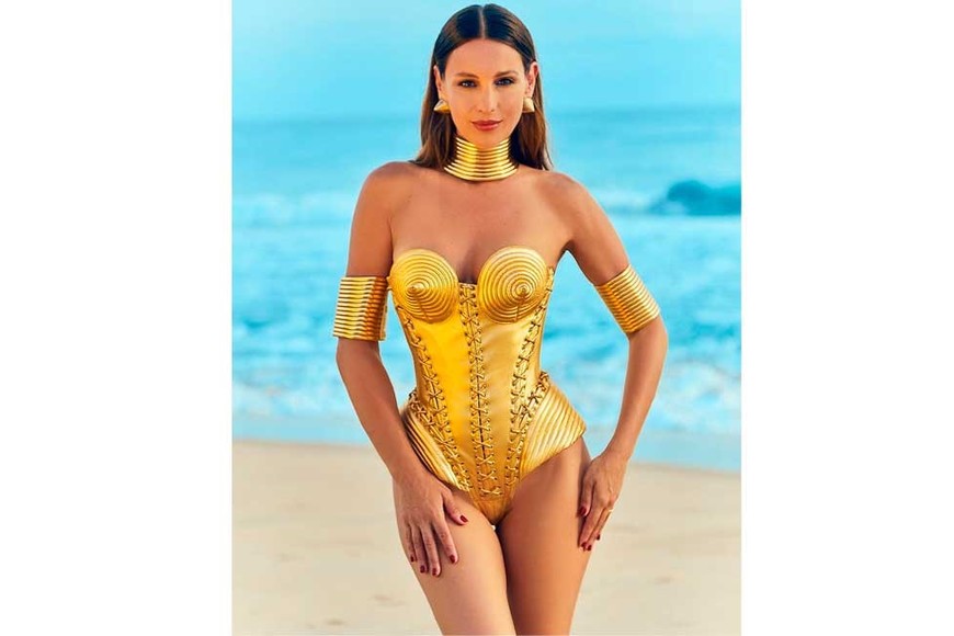 Desde México, la modelo compartió una serie de fotos en sus redes sociales.