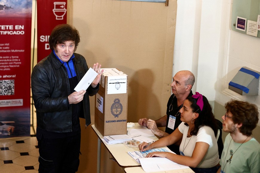 Argentina's presidential candidate Javier Milei votes, during Argentina's presidential election, in Buenos Aires, Argentina October 22, 2023. REUTERS/Matias Baglietto