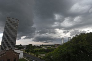 La lluvia no cesa en Santa Fe.