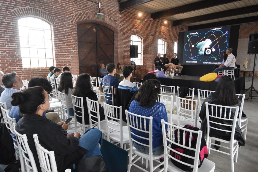 Se realizó un conversatorio sobre diseño y tecnología. Crédito: Pablo Aguirre.