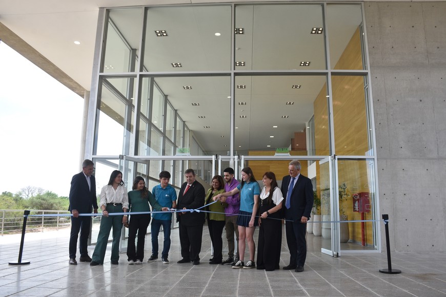 Se realizó el tradicional corte de cintas. Crédito: Mauricio Garín