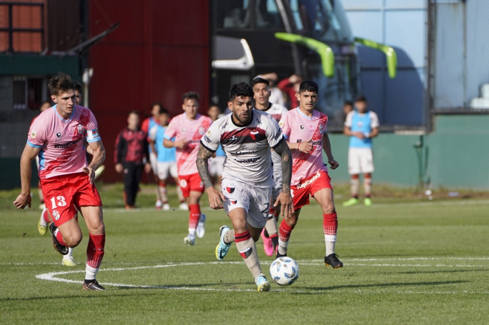 Colón perdió con Arsenal en Sarandí y sigue en zona de descenso. El “Sabalero” cayó por 1 a 0 en el estadio Julio Humberto Grondona.