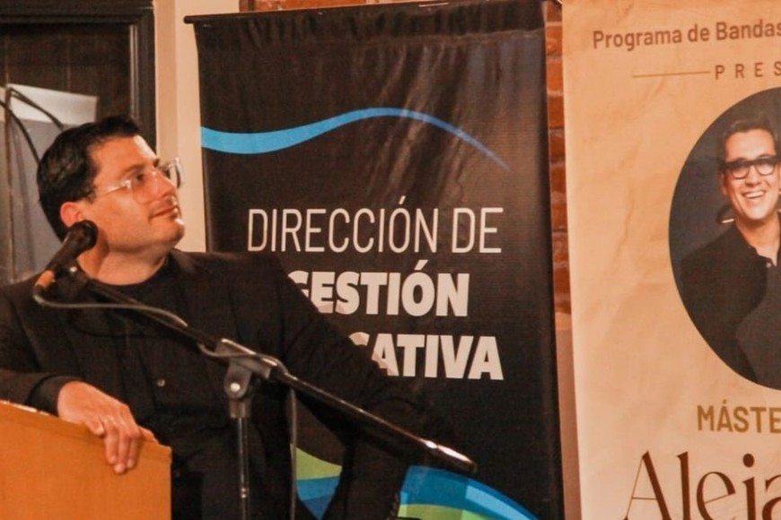 Con una dinámica expositiva y con intervenciones musicales de las bandas Comunales de Franck, Felicia y el ensamble de vientos de Pilar, el SUM cultural de Franck se transformó en un espacio propicio para abrir y poner en valor conceptos técnicos de interpretación y composición, como así también plasmar aspectos del rol del músico contemporáneo. Foto: Gentileza