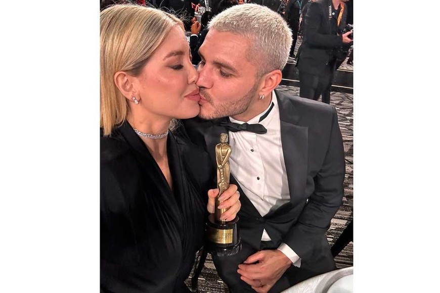 "Acompañándome a recibir mi primer Martin Fierro", describió.