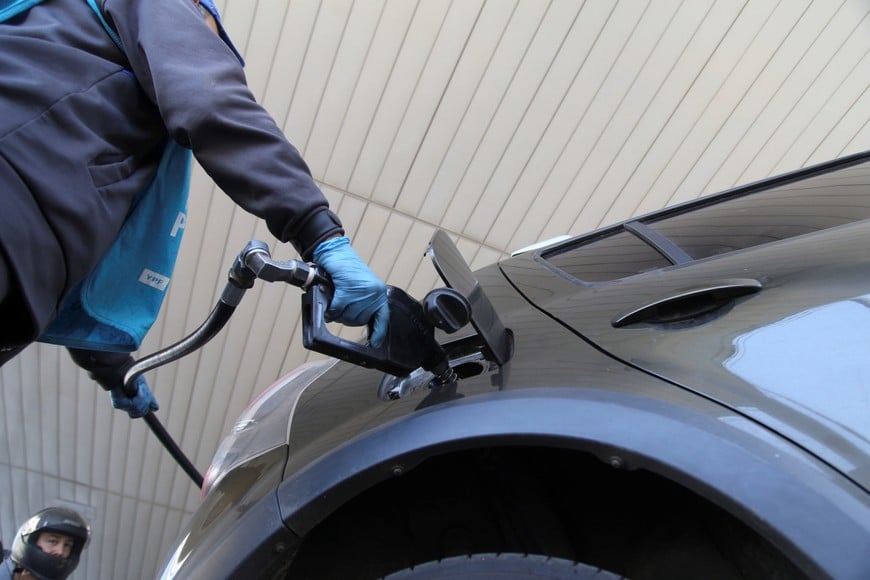 Tras las elecciones generales, YPF aplicó un aumento de alrededor 4%.