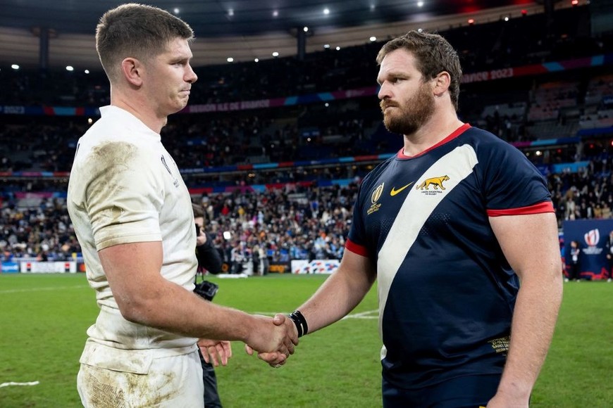 Capitanes. Owen Farrell saluda a Julián Montoya. Crédito: Prensa UAR.