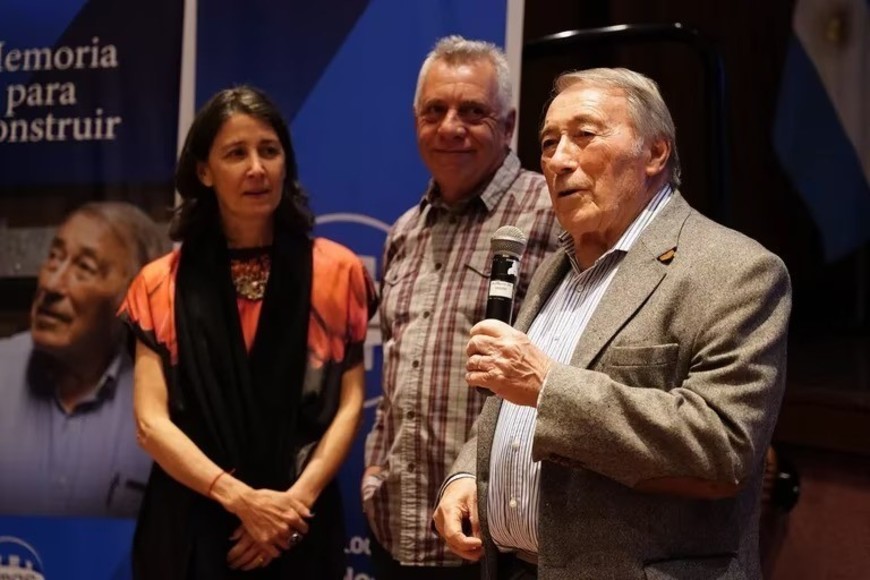 Eugenia Bóveda, Gabriel Mazzaglia y José Ignacio López en la presentación del documental "Memoria para construir" en la Biblioteca Nacional. Gentileza