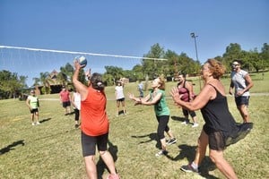 Newcom. Una disciplina deportiva que cada vez gana más adeptos entre personas mayores de 60 años.