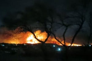 Un importante incendio forestal se desató en la zona piedemonte del Mirador El Challao, en Mendoza