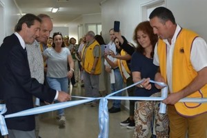 Corte de cintas durante la inauguración de las cuatro nuevas salas de internación. Crédito: Municipalidad de Villa Cañás