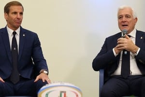 Gonzalo Quesada junto a Marzio Innocenti, Presidente de la Federación Italiana de Rugby (FIR). Crédito: Prensa FIR.