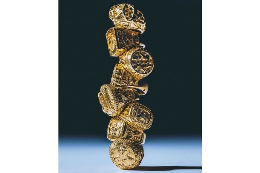Los ocho anillos representan los años en los que Messi ganó el Balón de Oro.