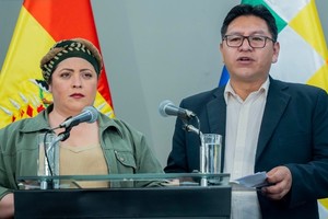 La decisión fue comunicada por la ministra de la Presidencia y canciller interina, María Nela Prada, y el vicecanciller, Freddy Mamani, en una declaración a la prensa en Casa Grande del Pueblo.